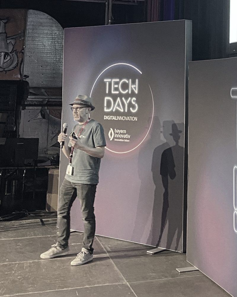 Tobias Frech bei einem Impulsvortrag auf der Bühne der TechDays.